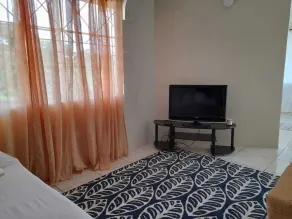Relax in the hills of St. Ann - 20 minutes from the beach! - Image 2