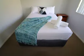 BLK Stays Guest House Deluxe Units Morayfield - Image 4