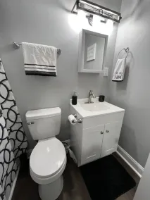 5BR Group Retreat l Near Expo & Downtown l Sleep 12 - Image 5