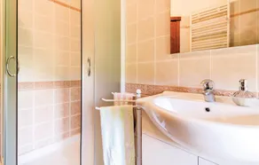 3 Bedroom Accommodation in Pazin - Image 3
