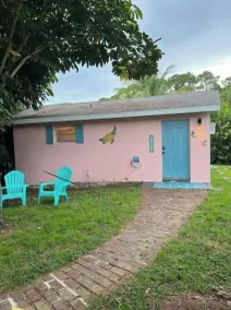 Close to Beaches and 5th Ave - Image 4