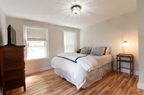 Cozy Scarborough home 2 miles from beaches - Image 4