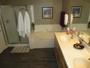 Unité privée au premier étage avec vue et emplacement (30% DE RÉDUCTION POUR LE MOIS) - Image 4