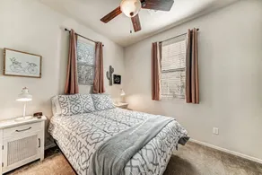 Beautiful  3 bedroom 2.5 bath townhome in heart of east Gilbert, community pool - Image 5