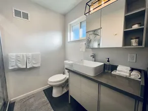 Bright modern home near Santana Row, Apple - Image 3