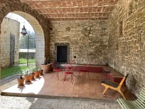 Le Mas de Jalès: A blend of traditional stonework and contemporary art - Image 3
