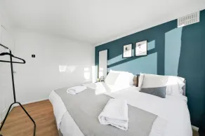 Cosy 3 Bedroom with Free Parking, Garden and Smart TV with Netflix by Yoko Property - Image 5