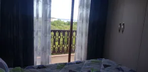 Quiet Beach Apt - Image 3