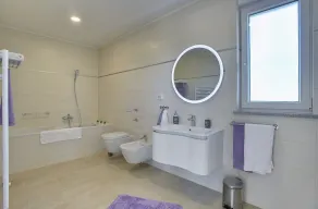 Traumhafte Villa mit privatem Pool, Sauna, Meerblick - Image 4