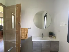 Pet friendly beach shack in the heart of Cotton Tree - Image 4