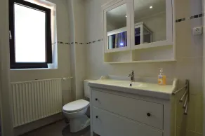 Lovely modern apartment, walking distance from the Mosel, shops and restaurants - Image 4