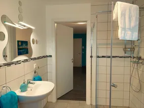 Holiday Apartment “Zugspitze” with Mountain View, Wi-Fi & Balcony - Image 5
