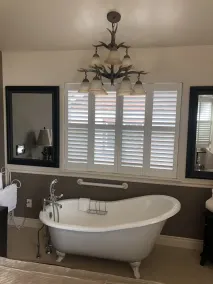 GORGEOUS LUXURY 1 BDRM Fully Furnished Apt., ALL UTILITIES INCLUDED - Image 3