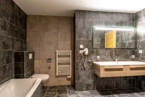 Charming Alps Apartment - Image 2