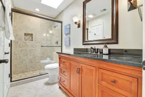 In the Heart of Harbour Town 2BR 2BA Pool Access Close to Beach - Image 4