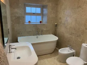 Large Luxury Apartment - Image 4