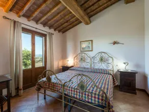 Smuk lejlighed i villa for 6 personer med pool, WIFI, klimaanlæg, TV, gårdhave og kæledyr tilladt - Image 4
