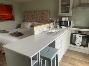 Luxury Guesthouse in Brancaster Staithe - Image 3