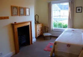 Grade II listed terraced house in Bath, Somerset - Image 5