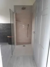 Beautiful and Spacious 1 bedroom apt close to Supermarket and local attractions. - Image 3