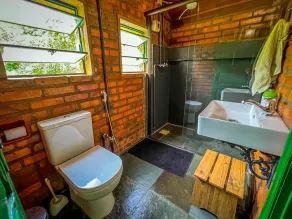 Beautiful Rustic House with 8 Private Waterfalls - Image 2