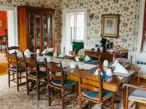 CAVE HILL FARM BED AND BREAKFAST - Image 5
