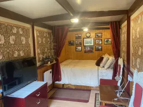 Rare 1954 Renovated Vintage Lorry - Costal Location - Image 2