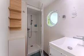 Mobile Home 'Ohara 2 Bedrooms' with Shared Pool, Private Terrace, and Air Conditioning - Image 4