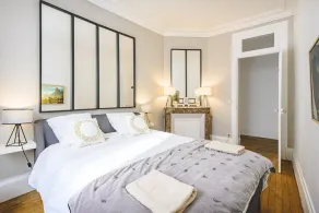 APARTMENT , QUIET, LUXE at the FOOT CATHEDRAL REIMS (WIFI,NETFLIX) - Image 4