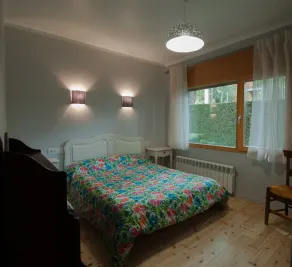 Großes Apartment mit direktem Zugang zum Garten in der Nähe des Sees Puigcerdà - Image 5