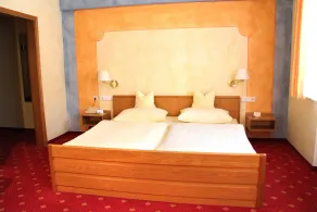 Chambre Double 2 - Hotel Garni Goldener Schwan - Image 4