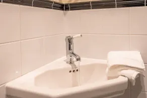 Newly Converted Apartment Rowntree House Shambles - Image 2