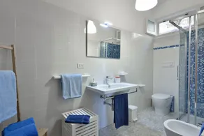 Maison de vacances avec vue sur mer panoramique, Wi-Fi, jardin et terrasse - Image 2