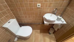 Monolocale per due persone con patio/terrazzo, aria condizionata e wifi - Image 4