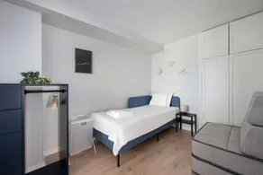 This apartment is a 2 bedroom(s), 1 bathrooms, located in Şişli, İstanbul. - Image 5