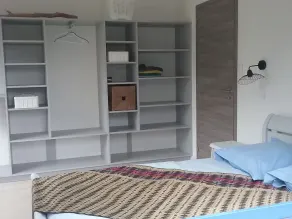 Petite Maison Coquette Entièrement Rénovée à 400m de la Plage - Image 4