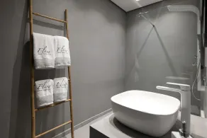 Elisa Seaside Luxury Suite - Image 3