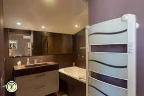Gite 2 Chambres Avec Terrasse Couverte et Bain à Remous - Image 4