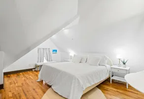 The Cloud Studio: Prime Downtown Location - Image 4