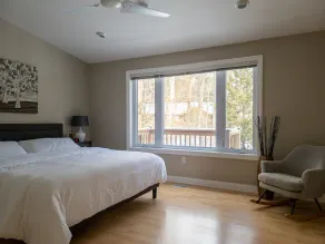 Large Modern/Rustic Cottage-Walk to Private Beach - Image 2