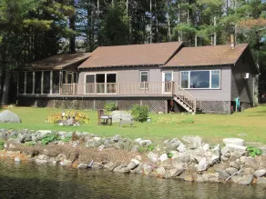 Executive Lake House - Image 5