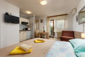 Apartments Kristina - Studio for 3 with terrace - Image 4