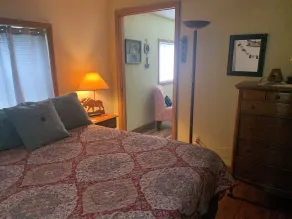 New to VRBO. Lakefront, fishing and swim dock.   Cabin fully equipped very comfy - Image 5