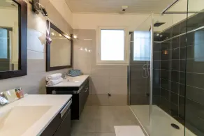 Provencal house with swimming pool in the heart of the Comtat Venaissin Velleron - Image 2