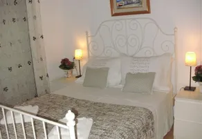 Beautiful three bed on Condado - Image 4