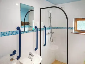 2 bedroom accommodation in Welland, near Malvern - Image 3