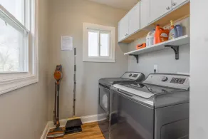 6 KING Beds + Walk to Streetcar + Balcony - Image 2