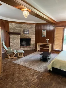Cozy studio under the Oaks, easy walk to Zilker park and fun! - Image 2