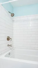 Belle propriété dans les Highlands historiques avec bain à remous et grande piscine! - Image 4