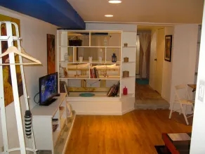 Private open concept Beach Studio steps to Lake - Image 2